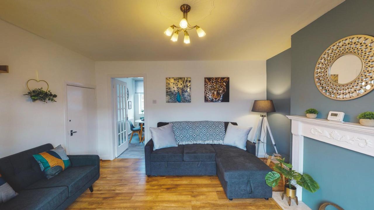 Stunning 3-bed House: Contractor & Family-friendly With Free Parking Chester
