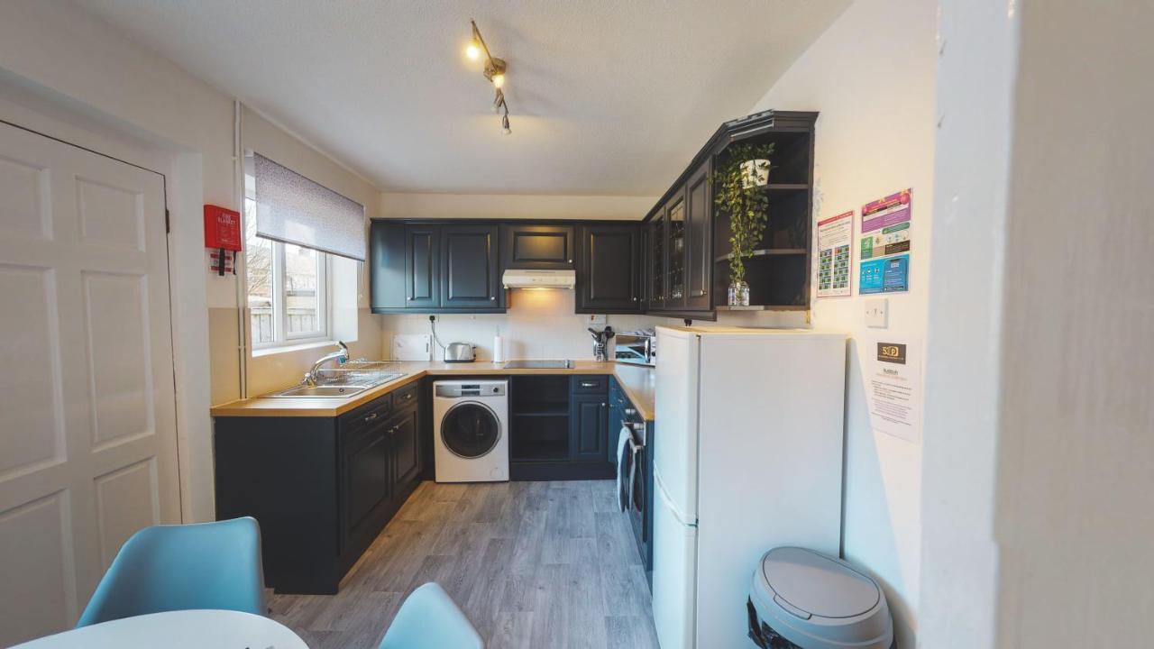 Holiday home Stunning 3-bed House: Contractor & Family-friendly With Free Parking *
