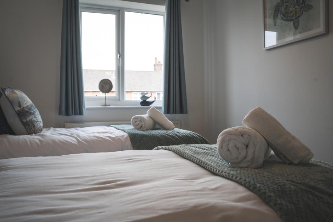 Stunning 3-bed House: Contractor & Family-friendly With Free Parking Holiday home